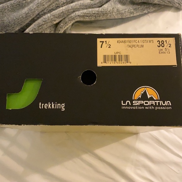 La sportiva hiking boots - Picture 2 of 4